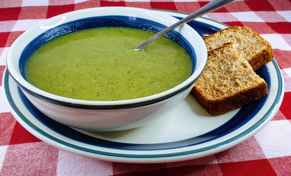 Green Veggie Soup and bran bread